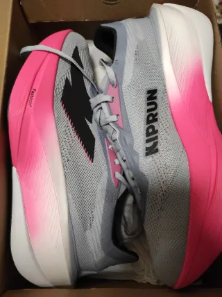 Zapatillas Kiprun grises y rosas