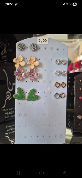 Orecchini vari 5 euro cad.