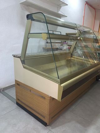Vitrina expositora Infrico sin frío