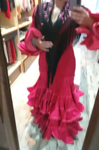 Vestido de flamenca rosa y negro