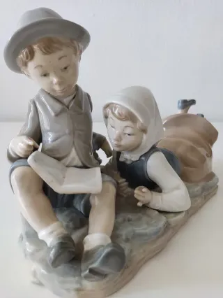 Figura Lladro Niños Leyendo Porcelana