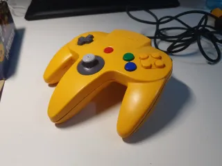 Mando Amarillo Nintendo 64