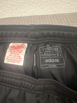Pantalón corto Adidas negro