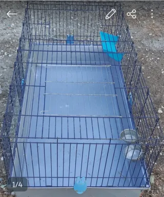 Jaula para mascotas azul y plateada