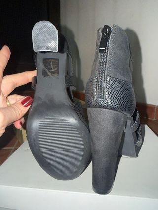 Zapatos de tacón negros