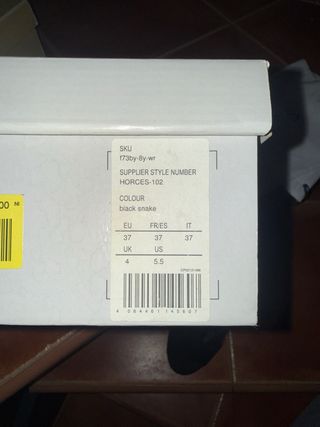 Zapatos de tacón negros