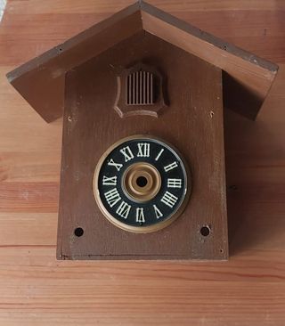 Casetta in legno per orologio a cucù