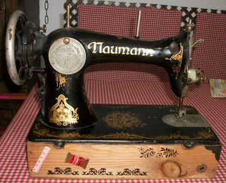 Máquina de Coser Antigua Naumann