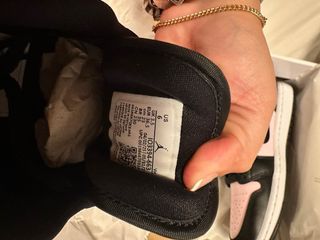 Nike Jordan 1 Low Rosa y Negro