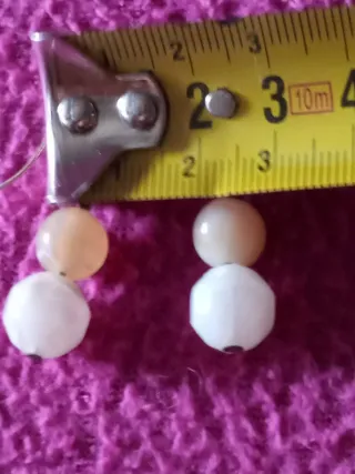 2 PARES DE PENDIENTES CON PERLAS Y PIEDRAS:1X1,5€