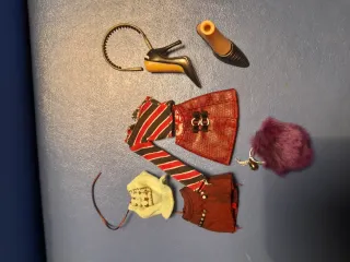 Accessori Bratz: Scarpe, borsa, vestiti