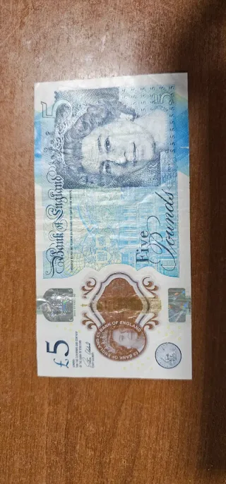 Billetes de varios lugares