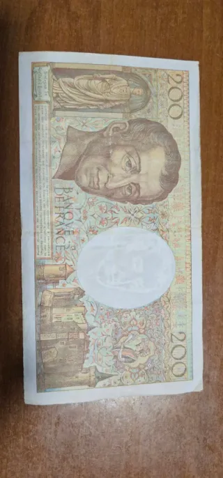Billetes de varios lugares