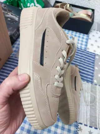 Zapatillas casuales beige