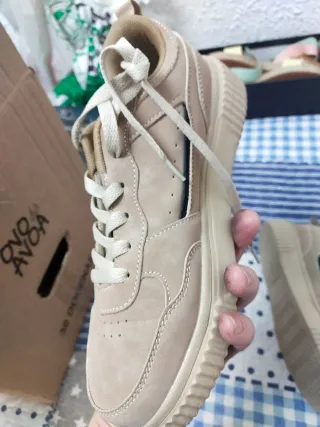 Zapatillas casuales beige