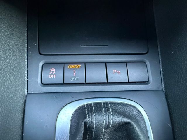 Volkswagen Golf VI R20 DSG Buckets 2011