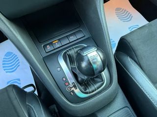 Volkswagen Golf VI R20 DSG Buckets 2011