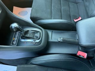 Volkswagen Golf VI R20 DSG Buckets 2011