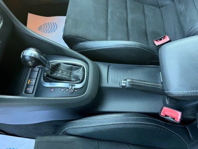 Volkswagen Golf VI R20 DSG Buckets 2011