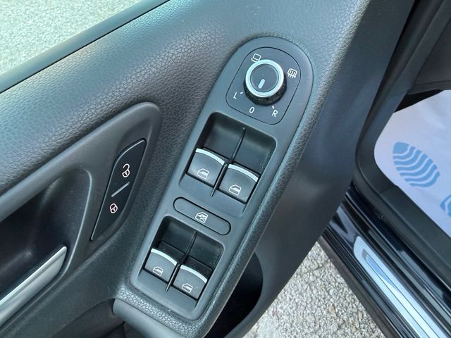 Volkswagen Golf VI R20 DSG Buckets 2011