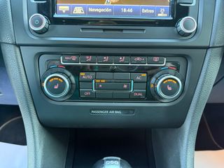 Volkswagen Golf VI R20 DSG Buckets 2011