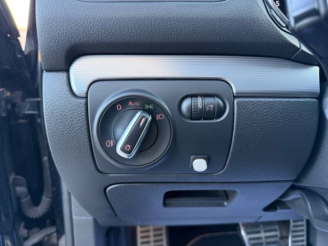 Volkswagen Golf VI R20 DSG Buckets 2011