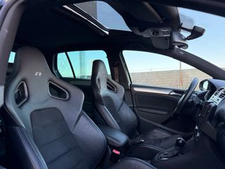 Volkswagen Golf VI R20 DSG Buckets 2011