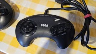 Sega Mega Drive II + 2 mandos + KLAX