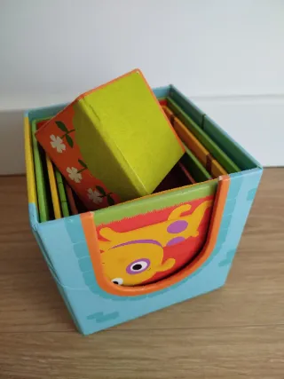 Juego de cubos apilables casa