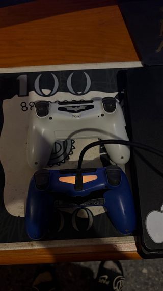 Sony PlayStation 4 Slim 1TB + 2 mandos + EA Sports