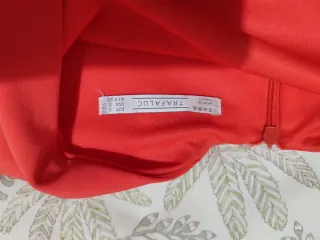 Vestido de cóctel coral