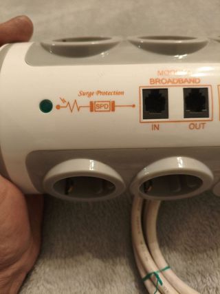 Toma corriente mural Hongyi GES-055 multisocket