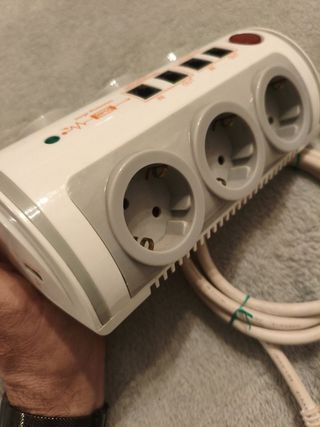 Toma corriente mural Hongyi GES-055 multisocket