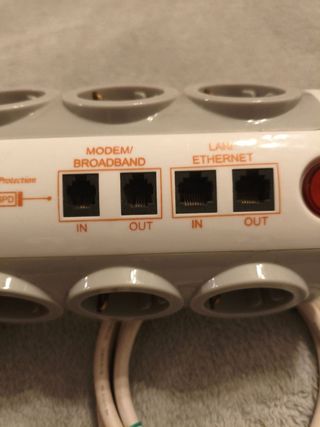 Toma corriente mural Hongyi GES-055 multisocket