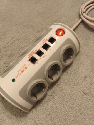 Toma corriente mural Hongyi GES-055 multisocket