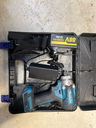 Atornillador de Impacto Makita 88V