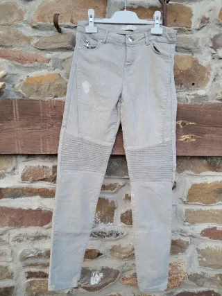 Lote de pantalones (9). Estos, mas otro anuncio.