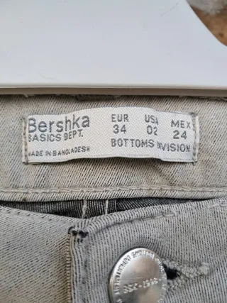 Lote de pantalones (9). Estos, mas otro anuncio.