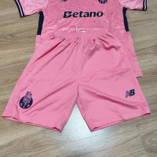 Equipamento Criança FC Porto Rosa