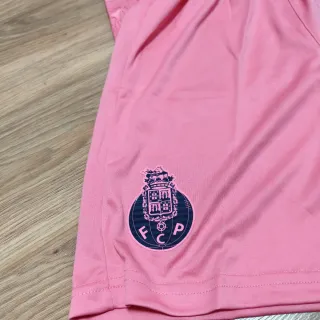 Equipamento Criança FC Porto Rosa