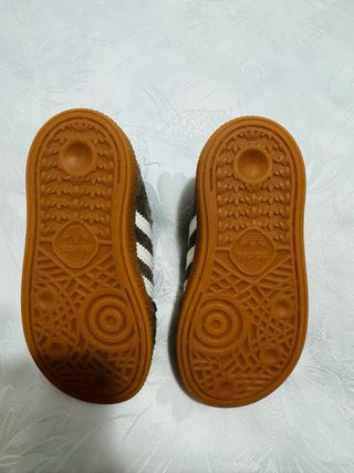 Zapatillas Adidas Marrones Bebe talla 24