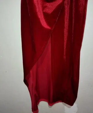 Vestito rosso elegante in velluto