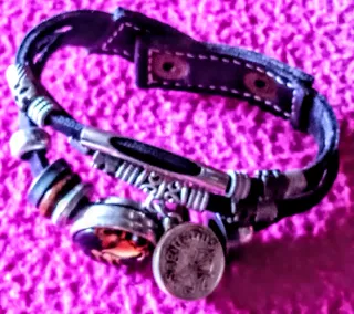 PULSERA DE CUERO, SIMBOLO Y MEDALLA DE SAGITARIO