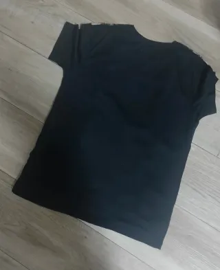 T-shirt Zara Man nera con teschio