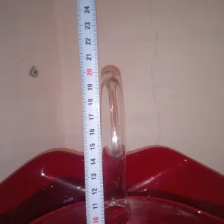 Centrotavola contenitore in vetro rosso con manico