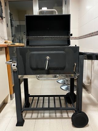 Barbacoa de Carbón Negra