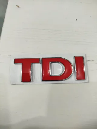 Anagrama TDI Rojo y Cromado