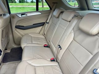 Mercedes-Benz ML 350 admito inferior parte pago