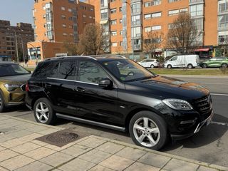 Mercedes-Benz ML 350 admito inferior parte pago