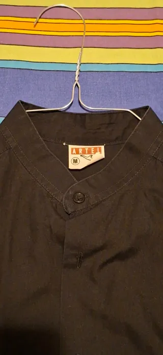 Camisa Negra Cuello Mao